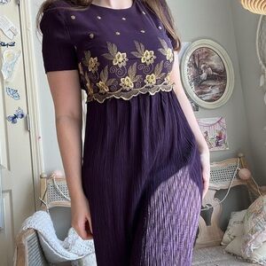 SOLD Vintage 80s Fairycore gold embroidered dress ✨